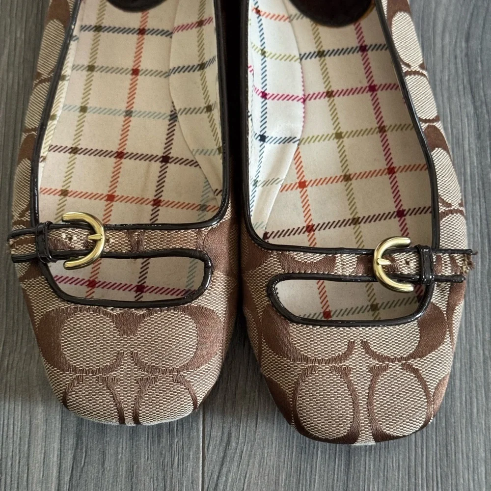 Coach Women's Tan and Brown Patterned Flats Size 8B - Picture 3 of 9